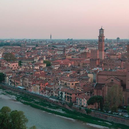 Al Pozzo Dell'Amore Apartment Verona Bagian luar foto