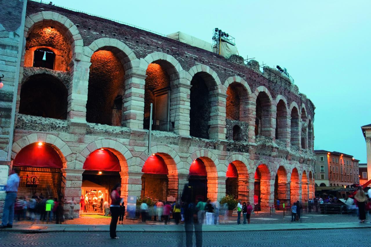 Al Pozzo Dell'Amore Apartment Verona Bagian luar foto