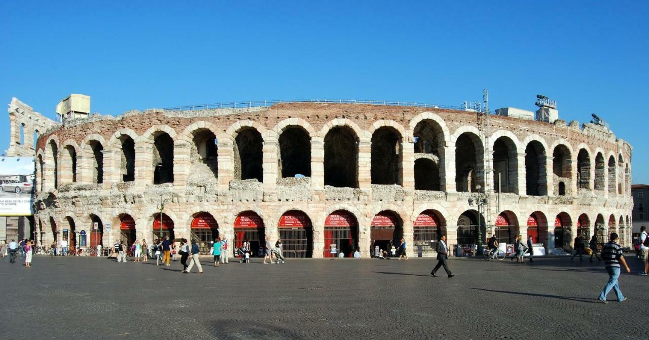 Al Pozzo Dell'Amore Apartment Verona Bagian luar foto